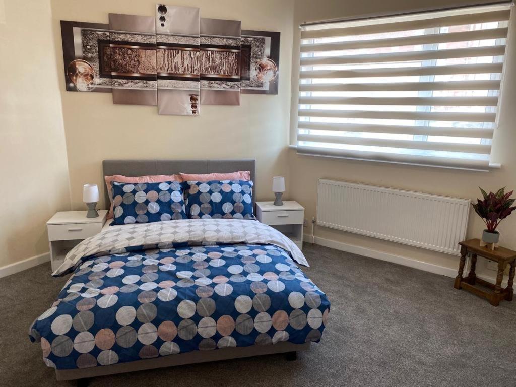 Excellent And Amazing Apartment With Private Parking Джиллингем Экстерьер фото