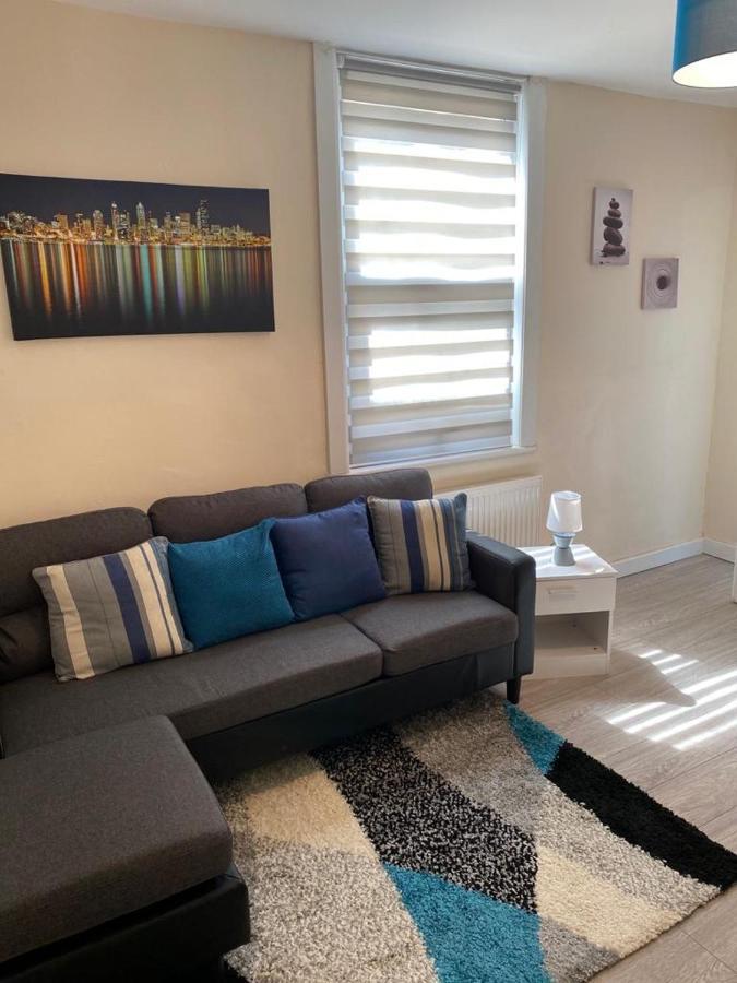 Excellent And Amazing Apartment With Private Parking Джиллингем Экстерьер фото